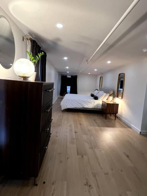 Appartement King Bed, The Phenix Historic Hotel, Spacious, # 406 Bangor